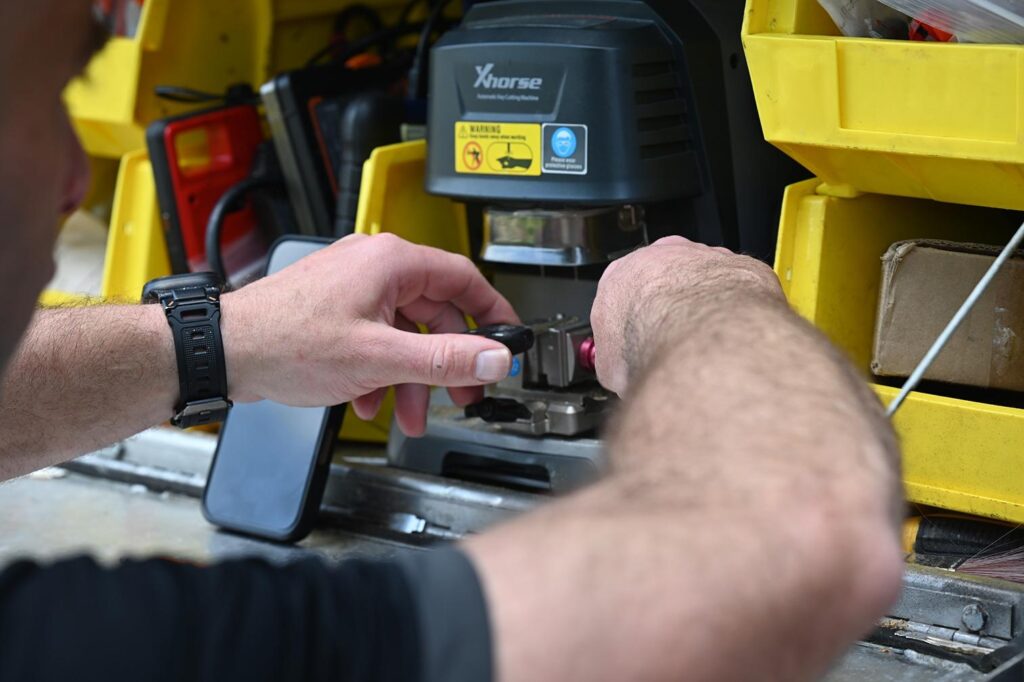 jay-my-locksmith-fort-mill-sc-xhorse-key-cutting-machine-closeup